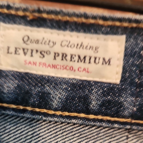 Levi's Classic Blue Denim Skirt - Picture 4 of 6